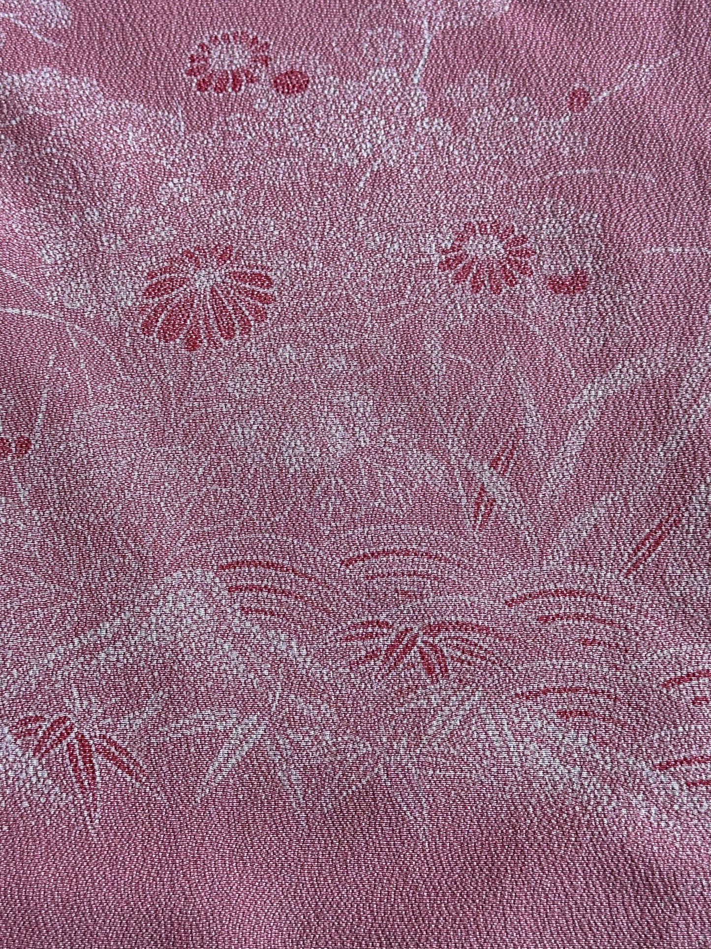 Pehmeä vaaleanpunainen maisemakimono