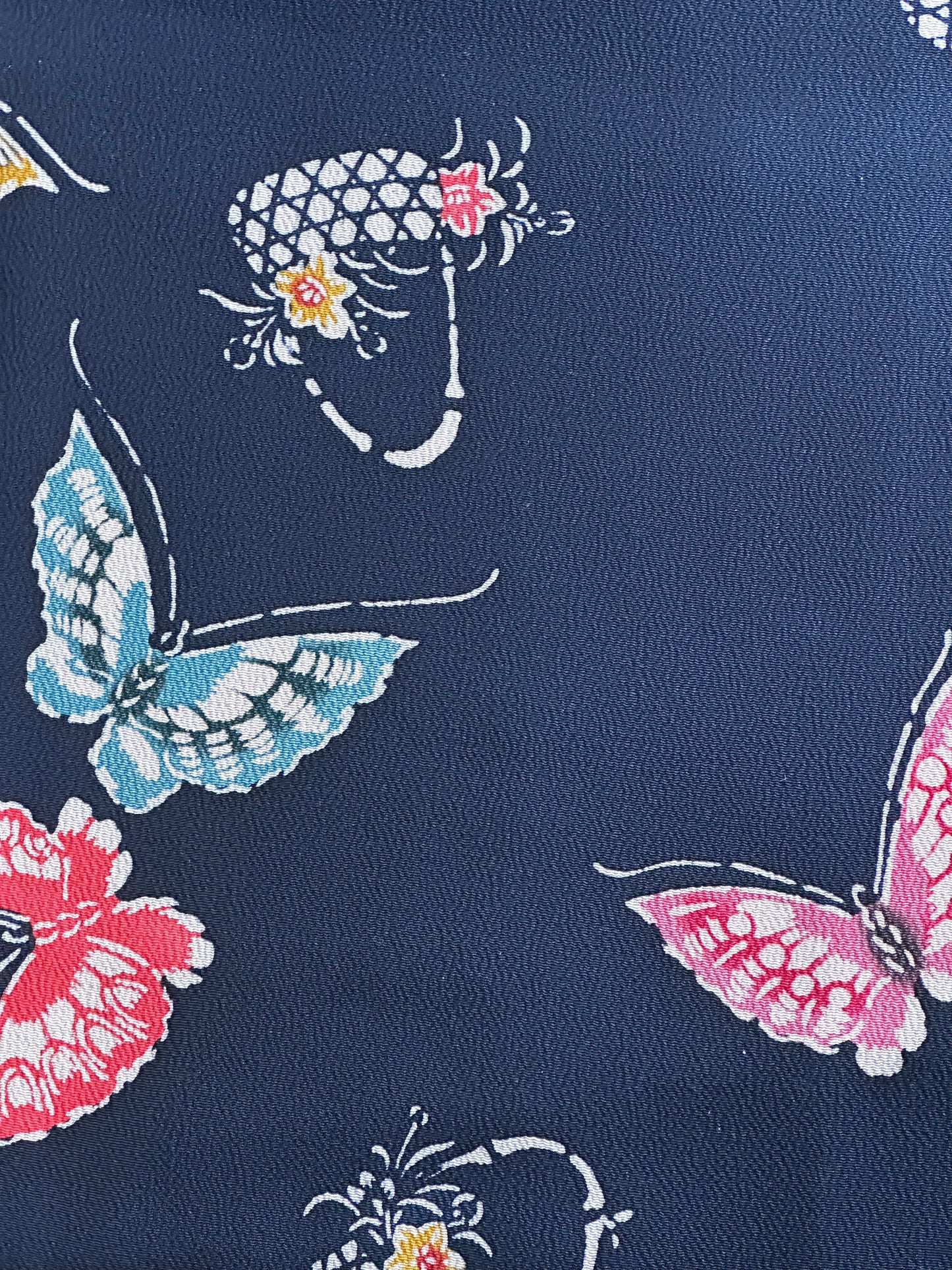 Kimono Fluturi și Coș Floral
