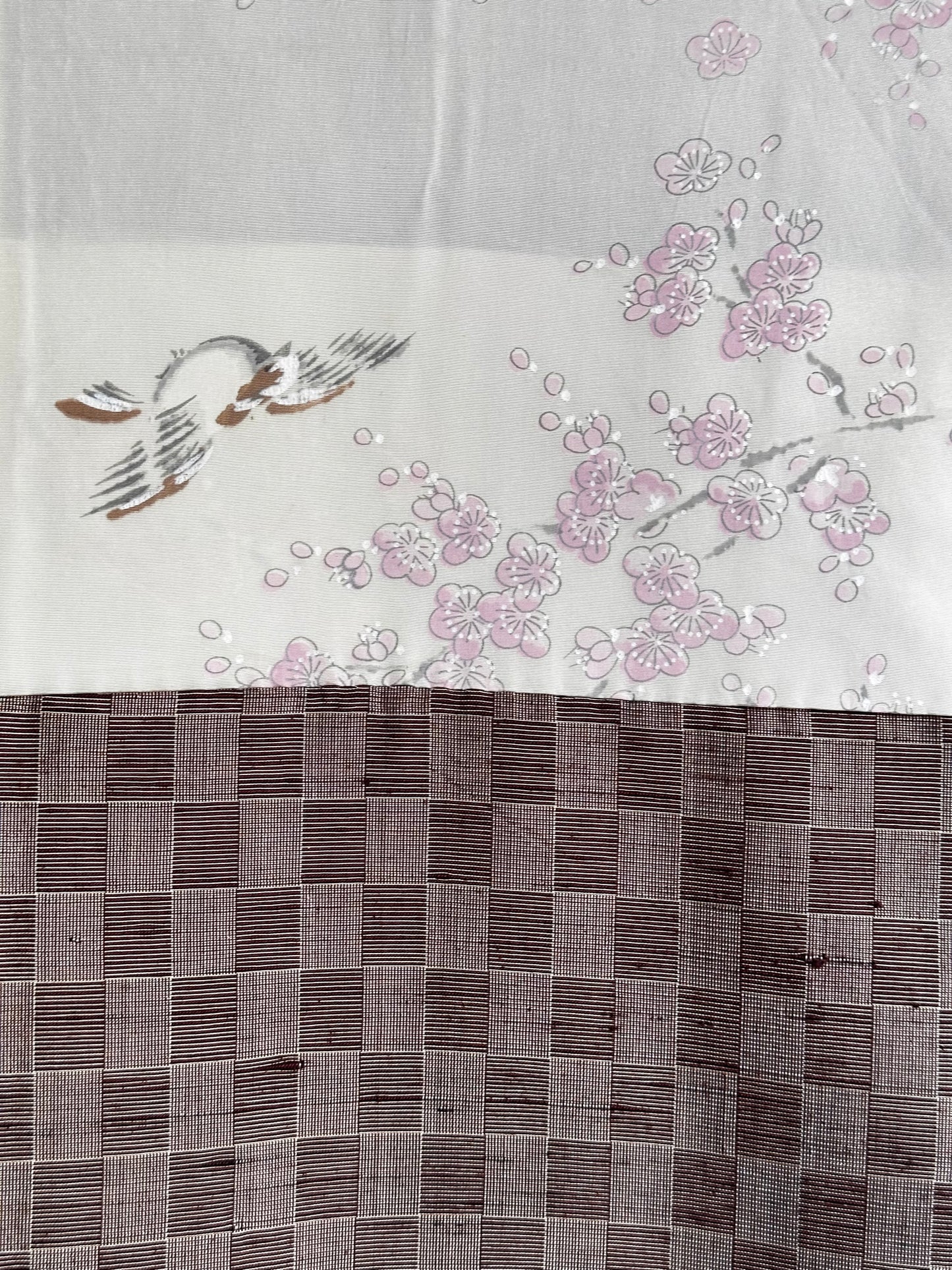Mykistetty ruskea geometrinen haori