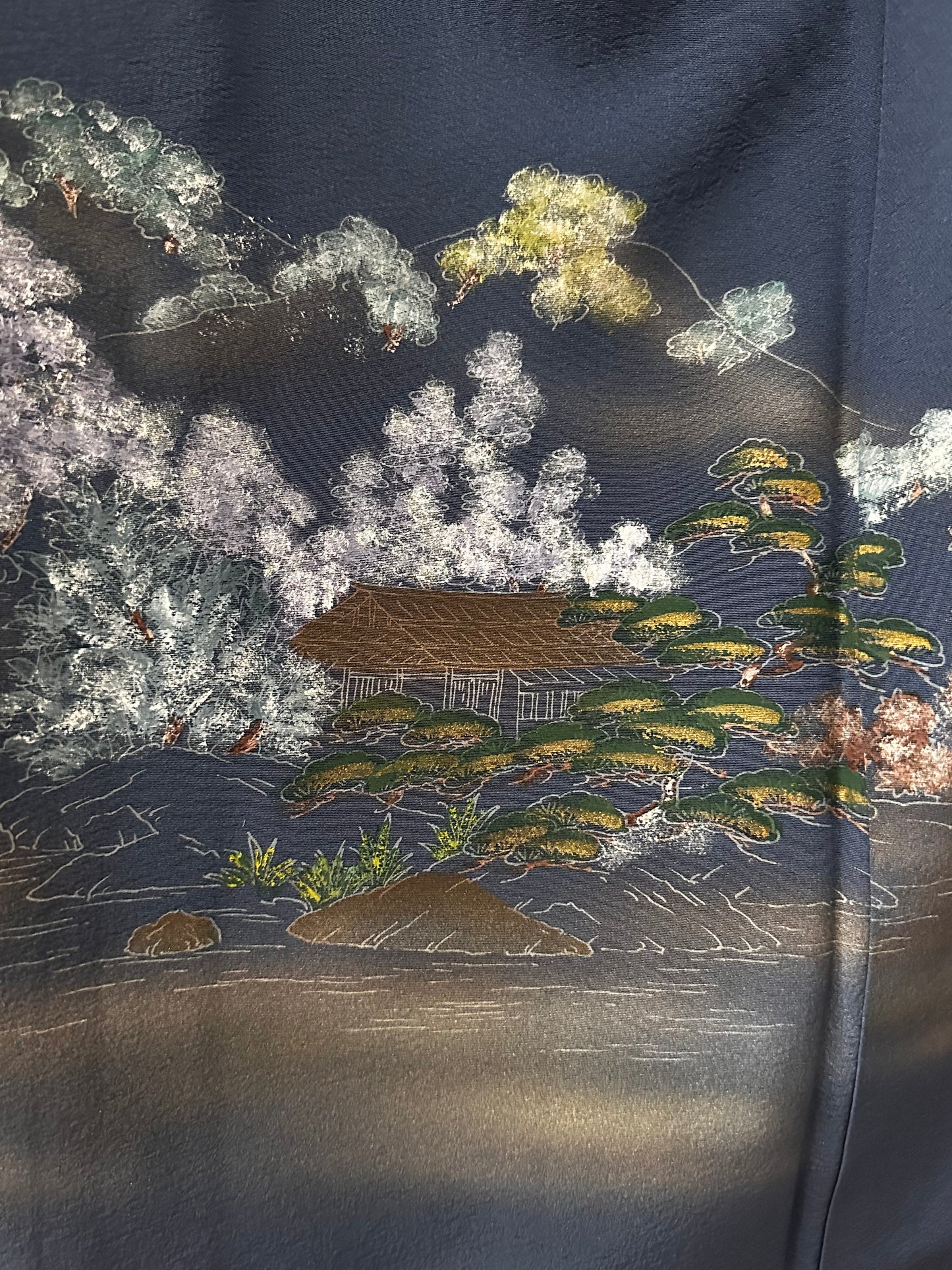 Pavilionul de Aur Kimono Irotomesode