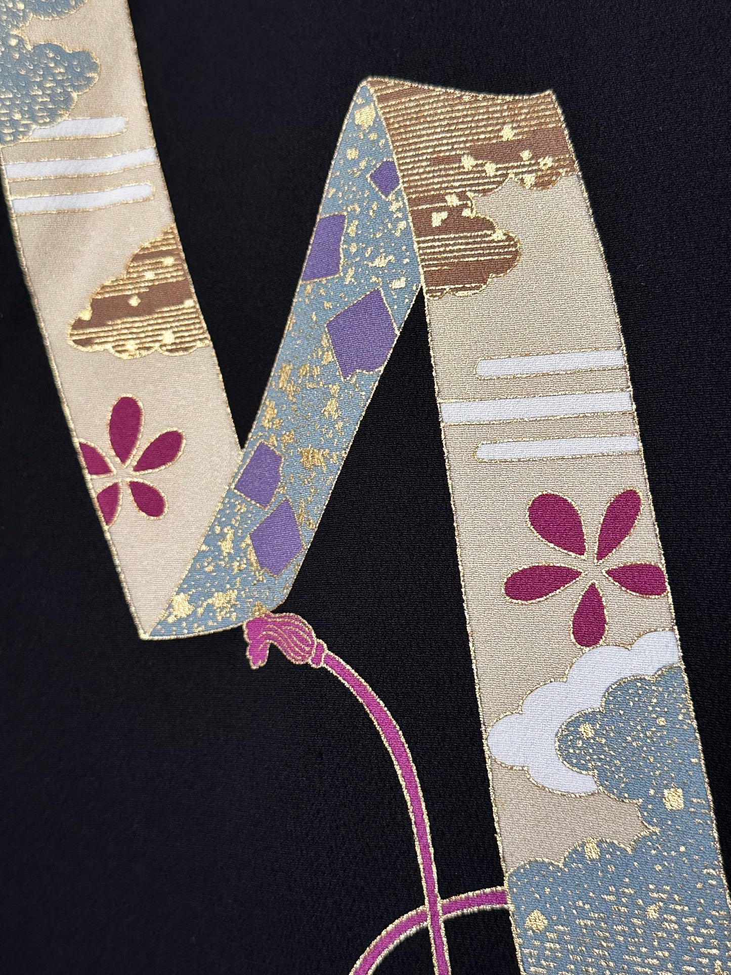 Juhlan kuiskaukset – Vintage Houmongi