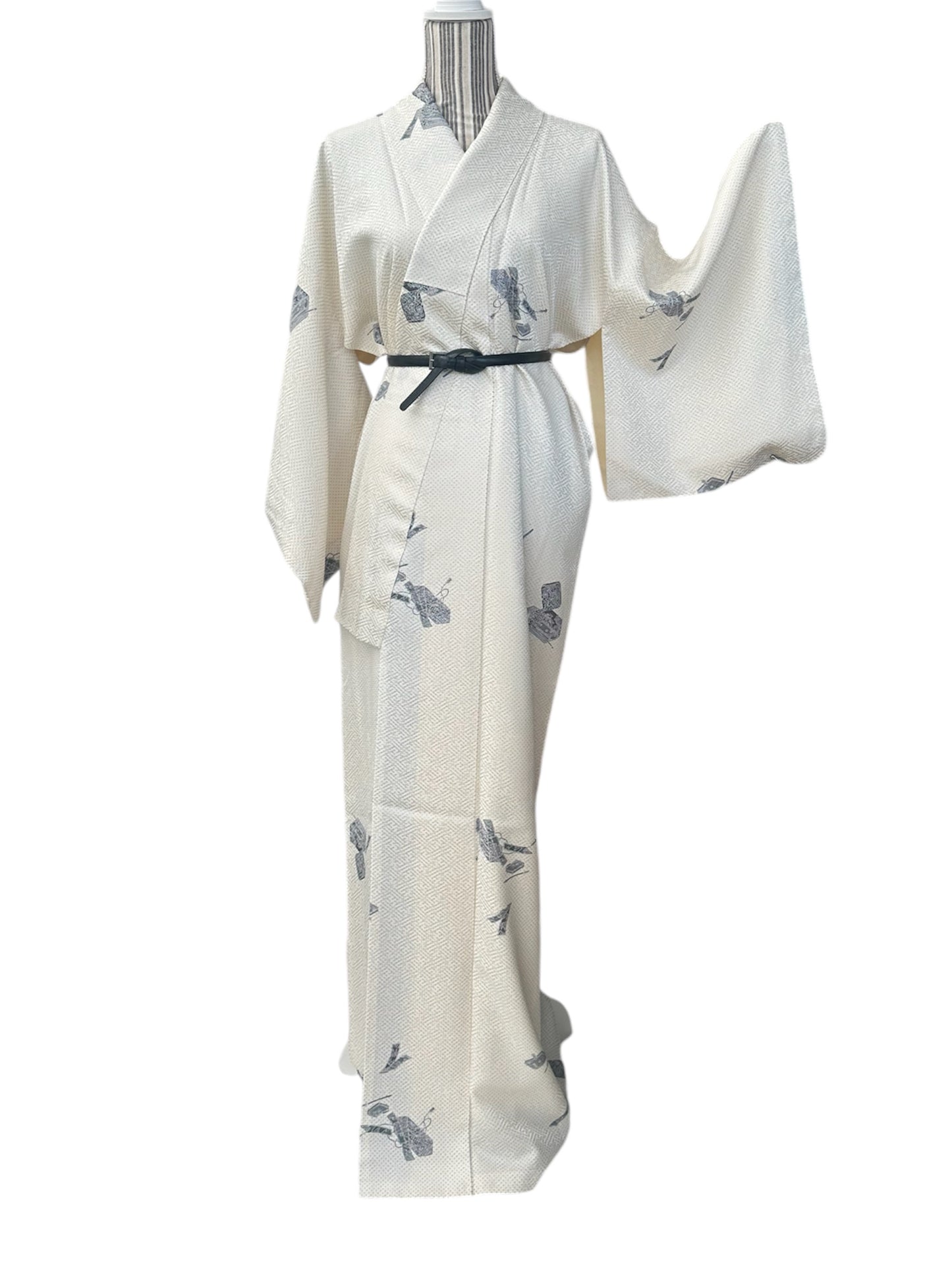 Kimono Hōmongi – Caligrafie în Mișcare