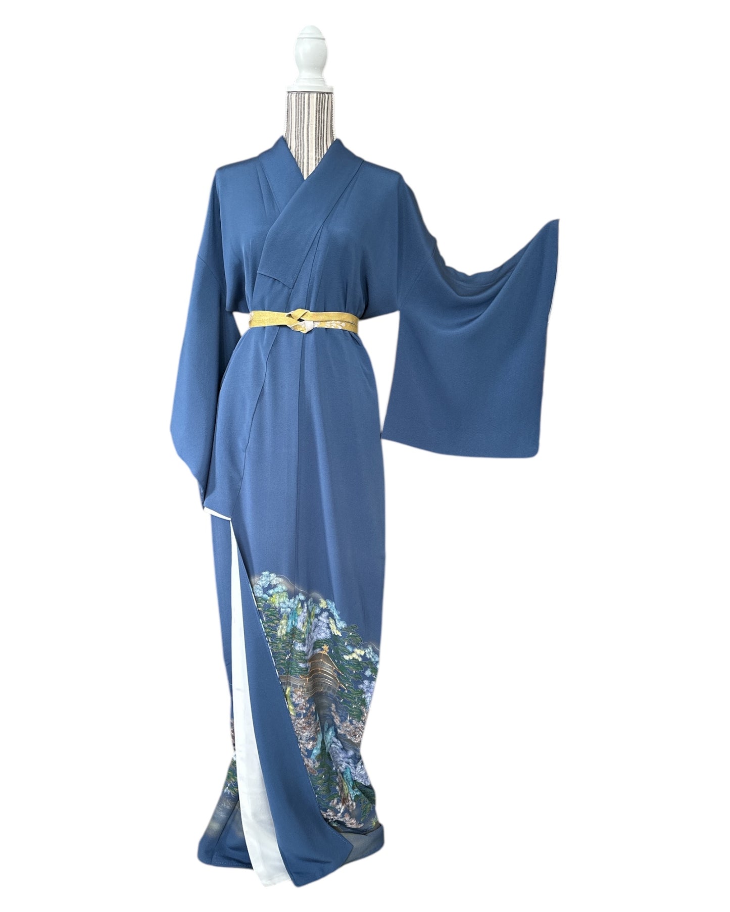 Pavilionul de Aur Kimono Irotomesode