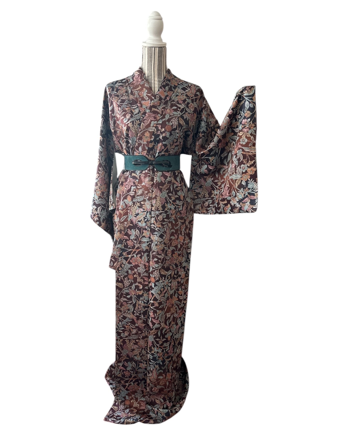 Kimono Maroon Garden