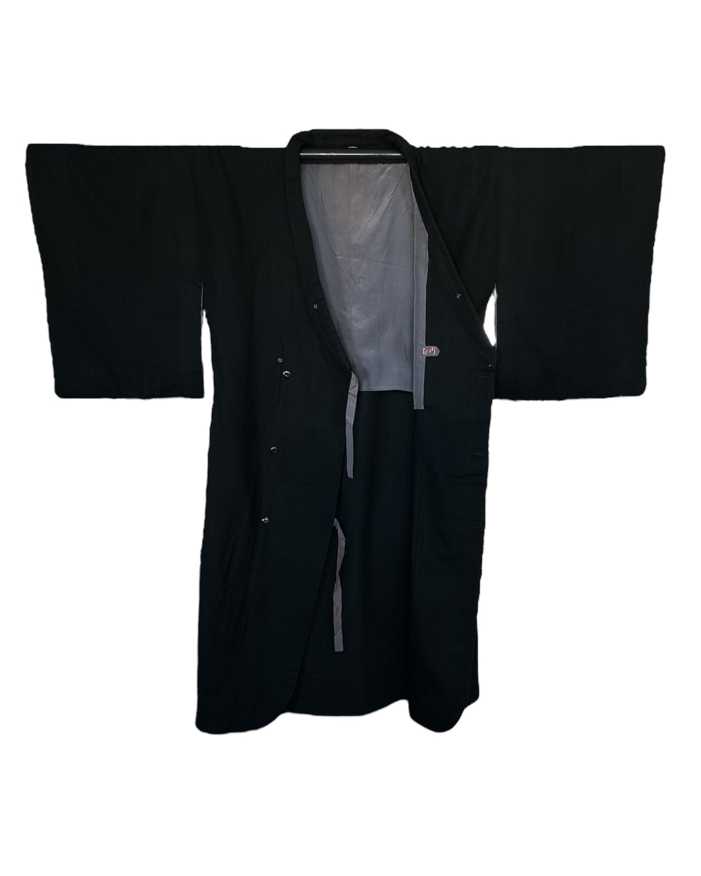 Negru atemporal – Palton Haori vintage