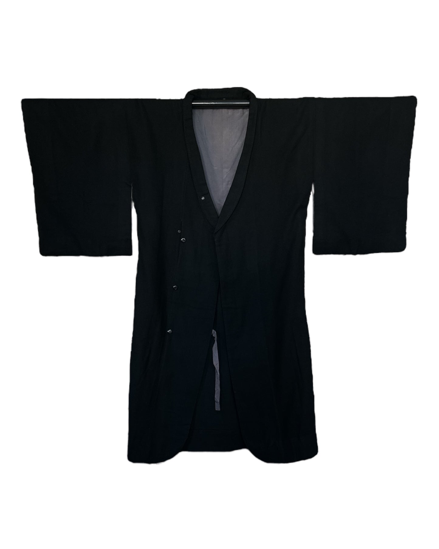 Negru atemporal – Palton Haori vintage