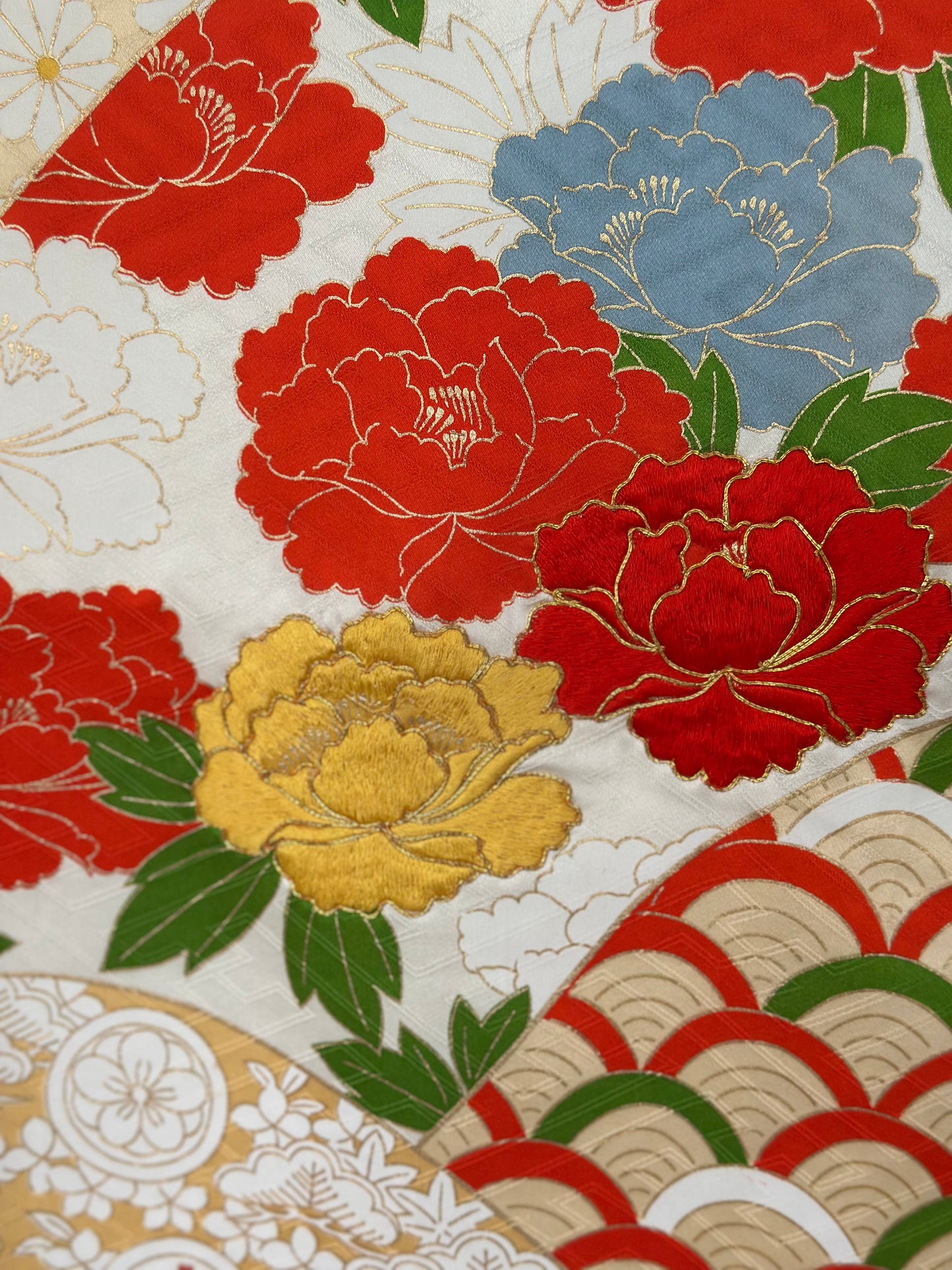 Flowing Fans Vintage Furisode