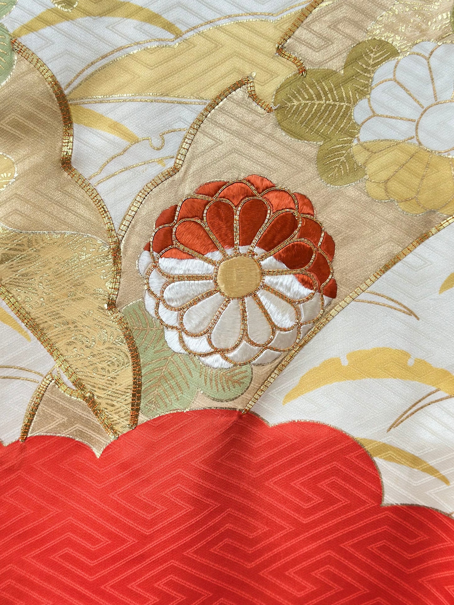 Golden Cloud Geometric Vintage Furisode