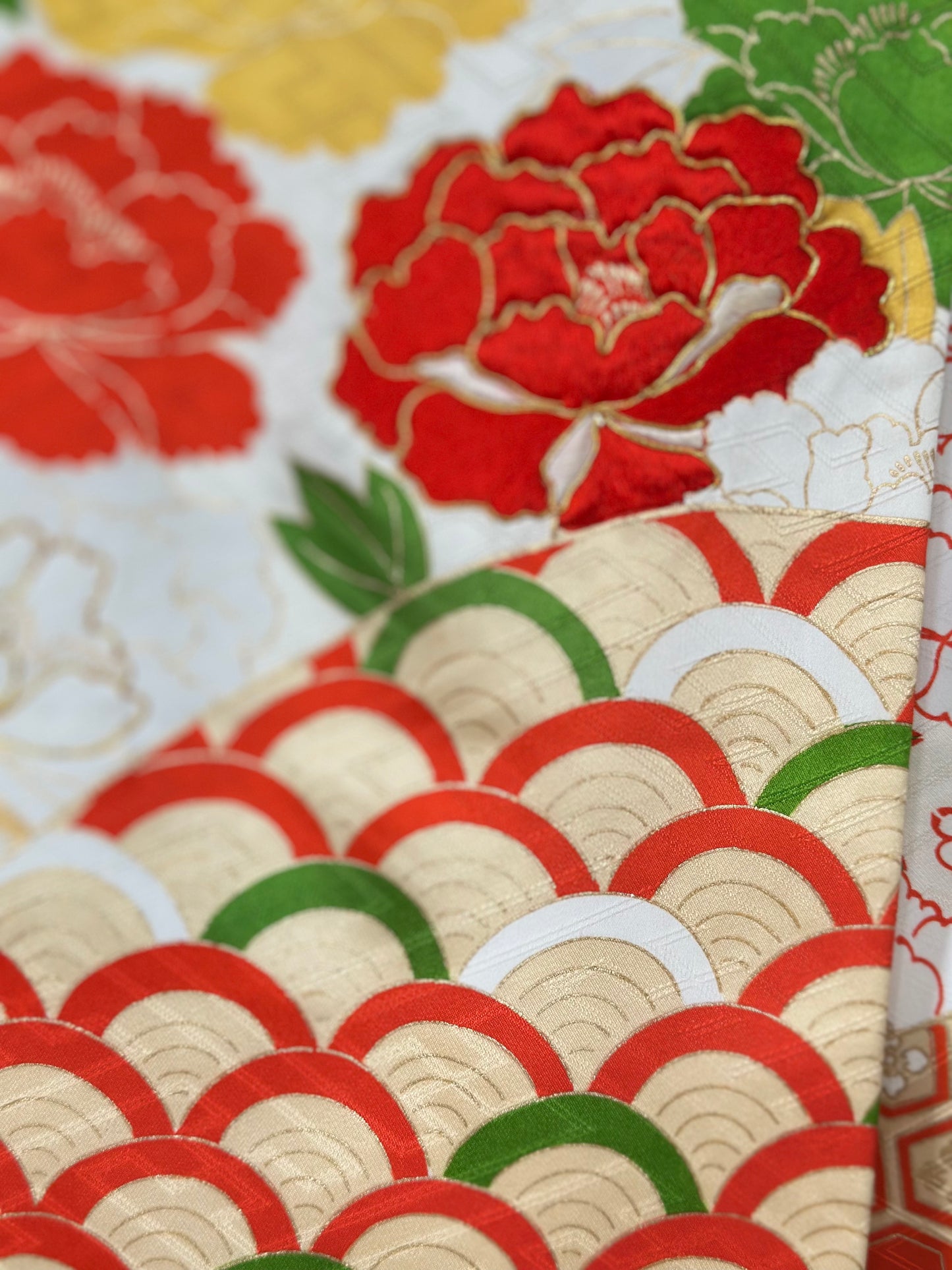 Flowing Fans Vintage Furisode