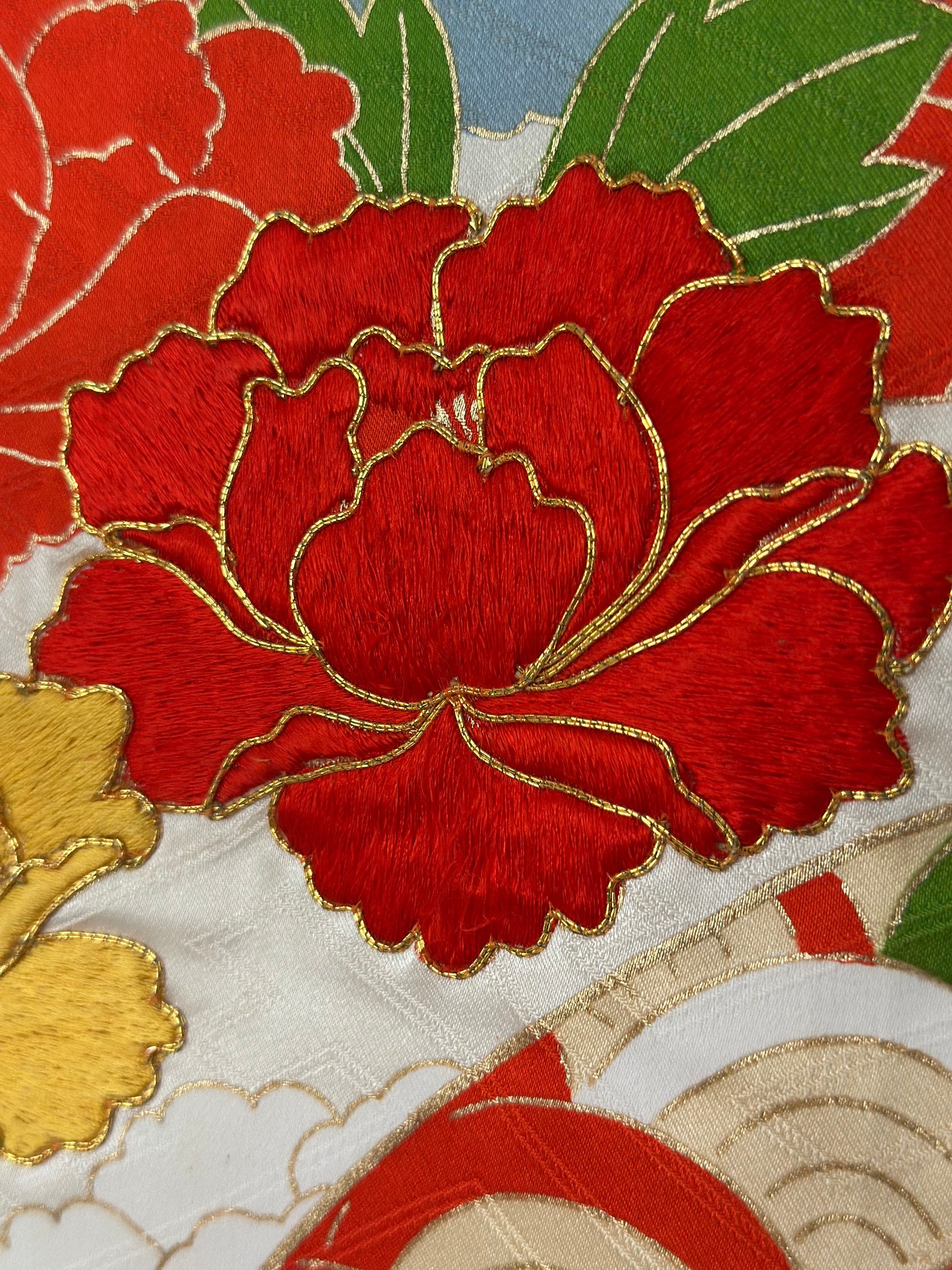 Flowing Fans Vintage Furisode