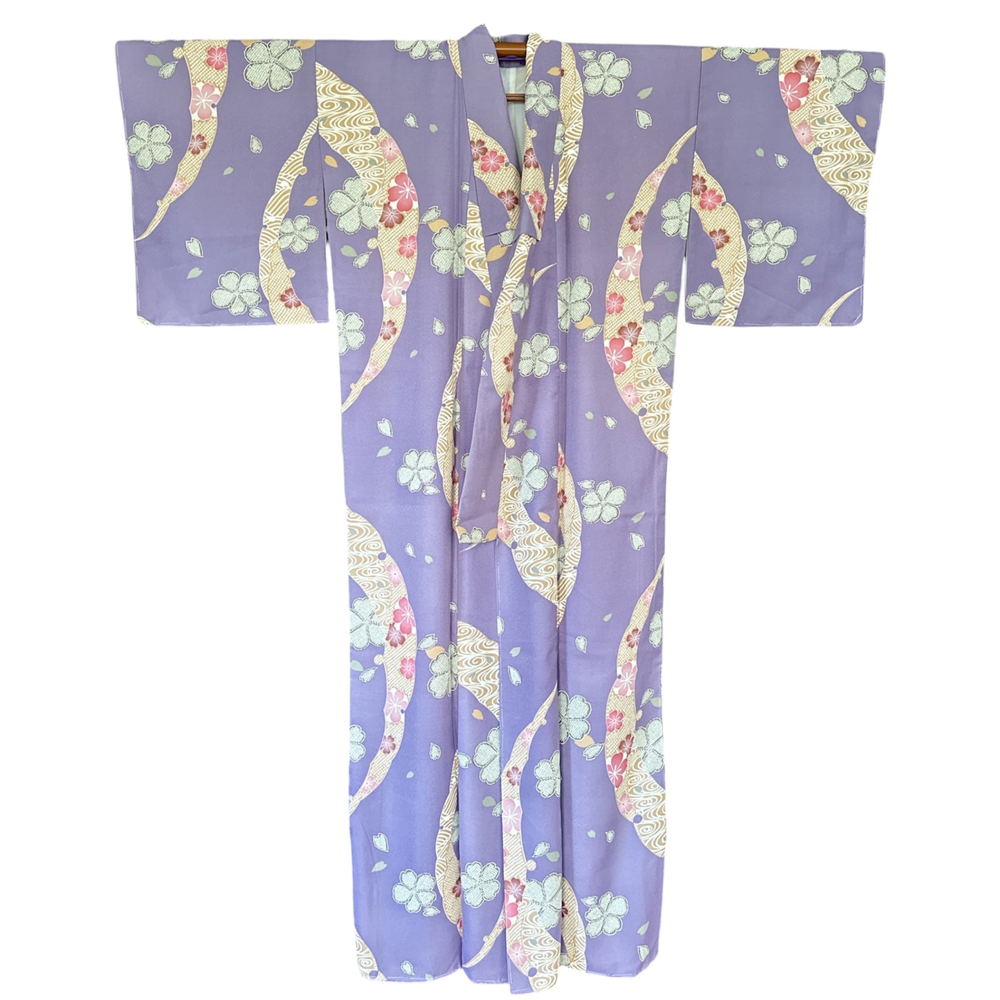 Virtaava Sakura-kimono