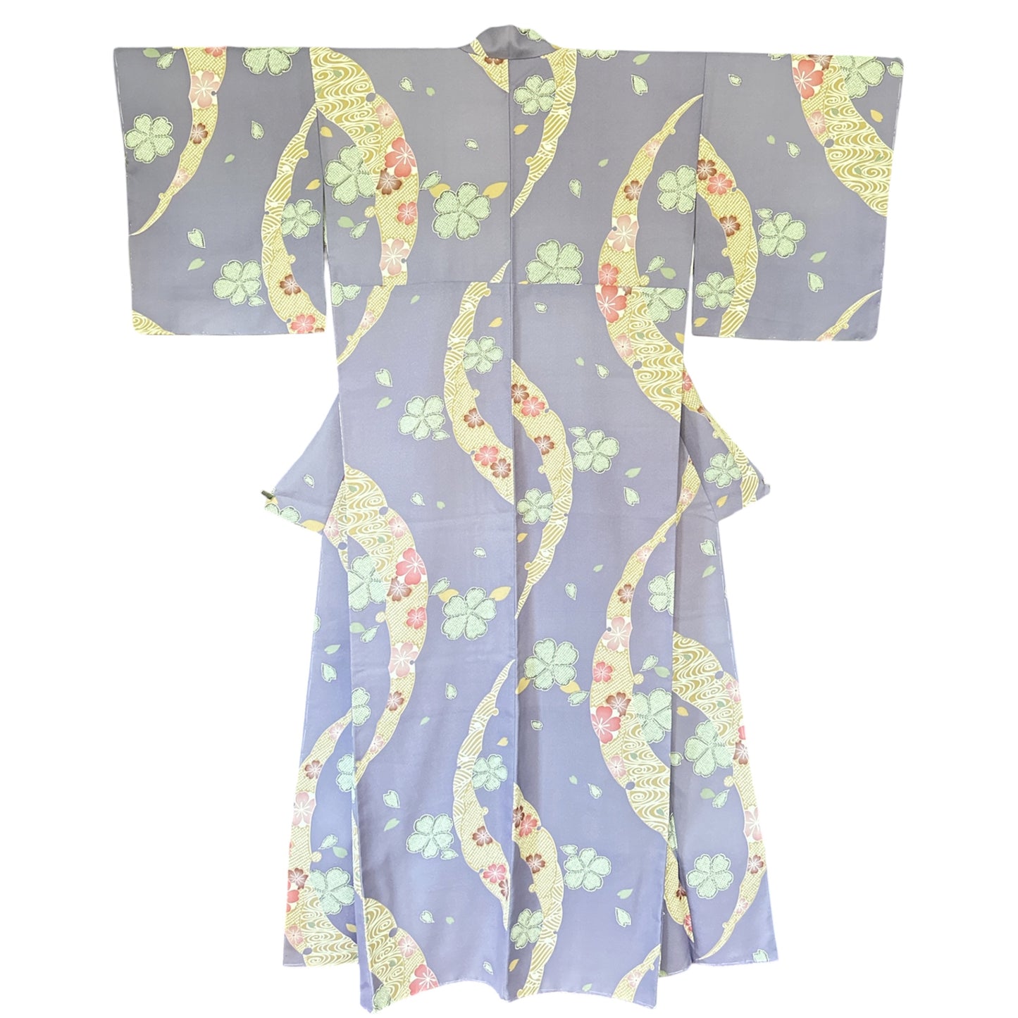Virtaava Sakura-kimono