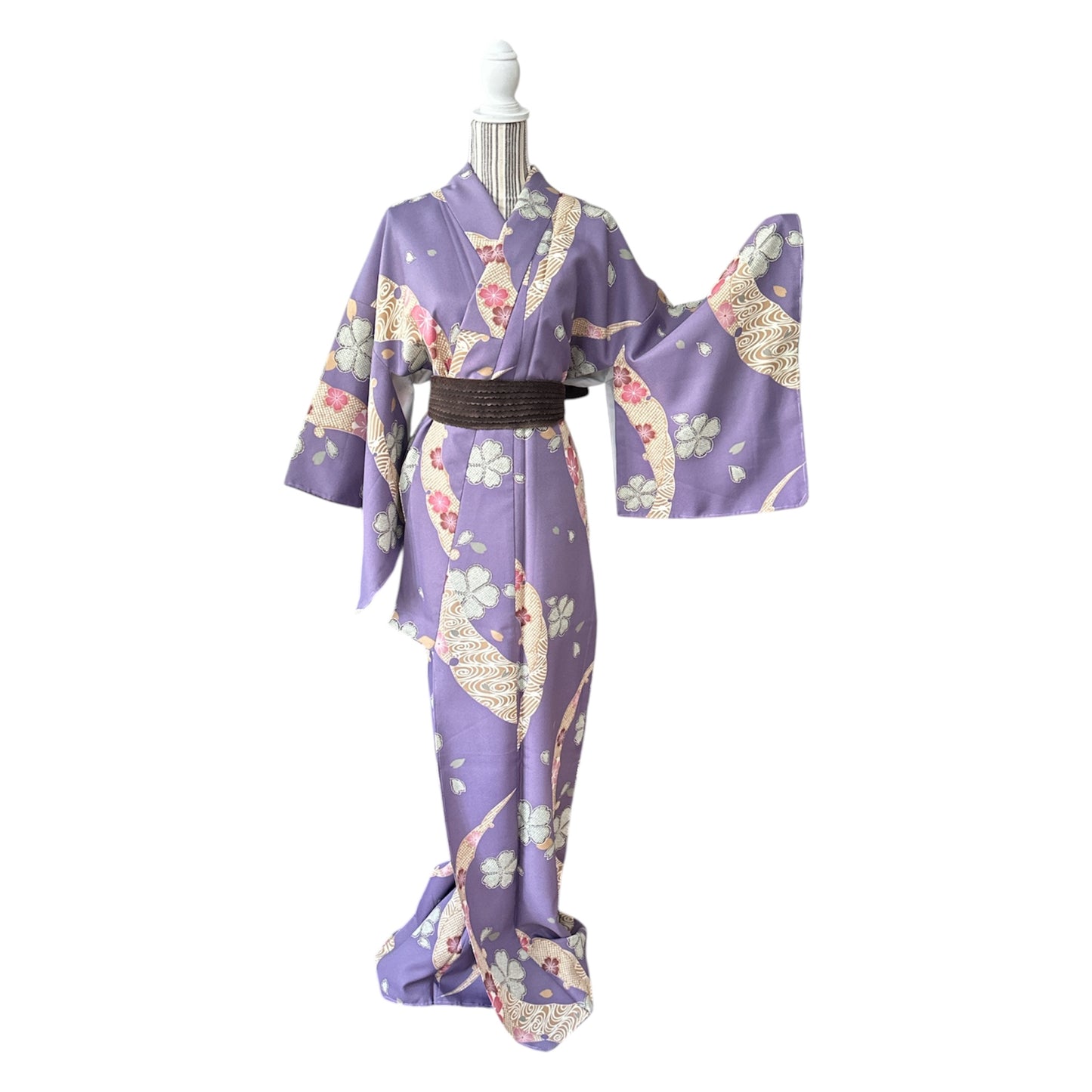 Virtaava Sakura-kimono