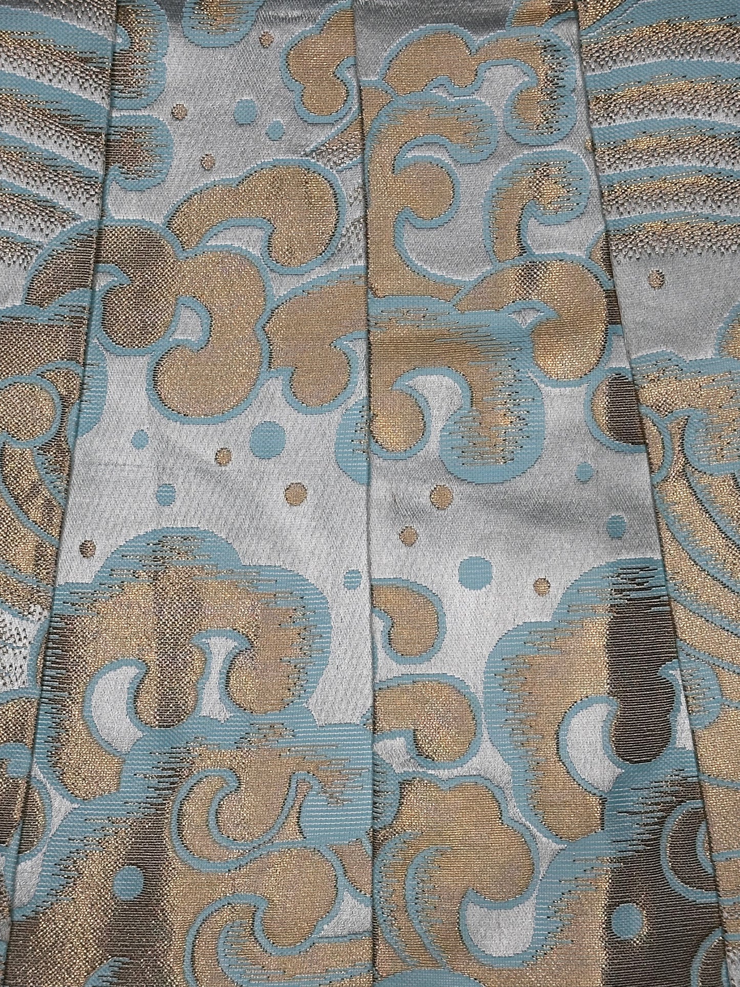 Umanori Hakama | Light Blue Seigaiha Pattern & Gold Waves