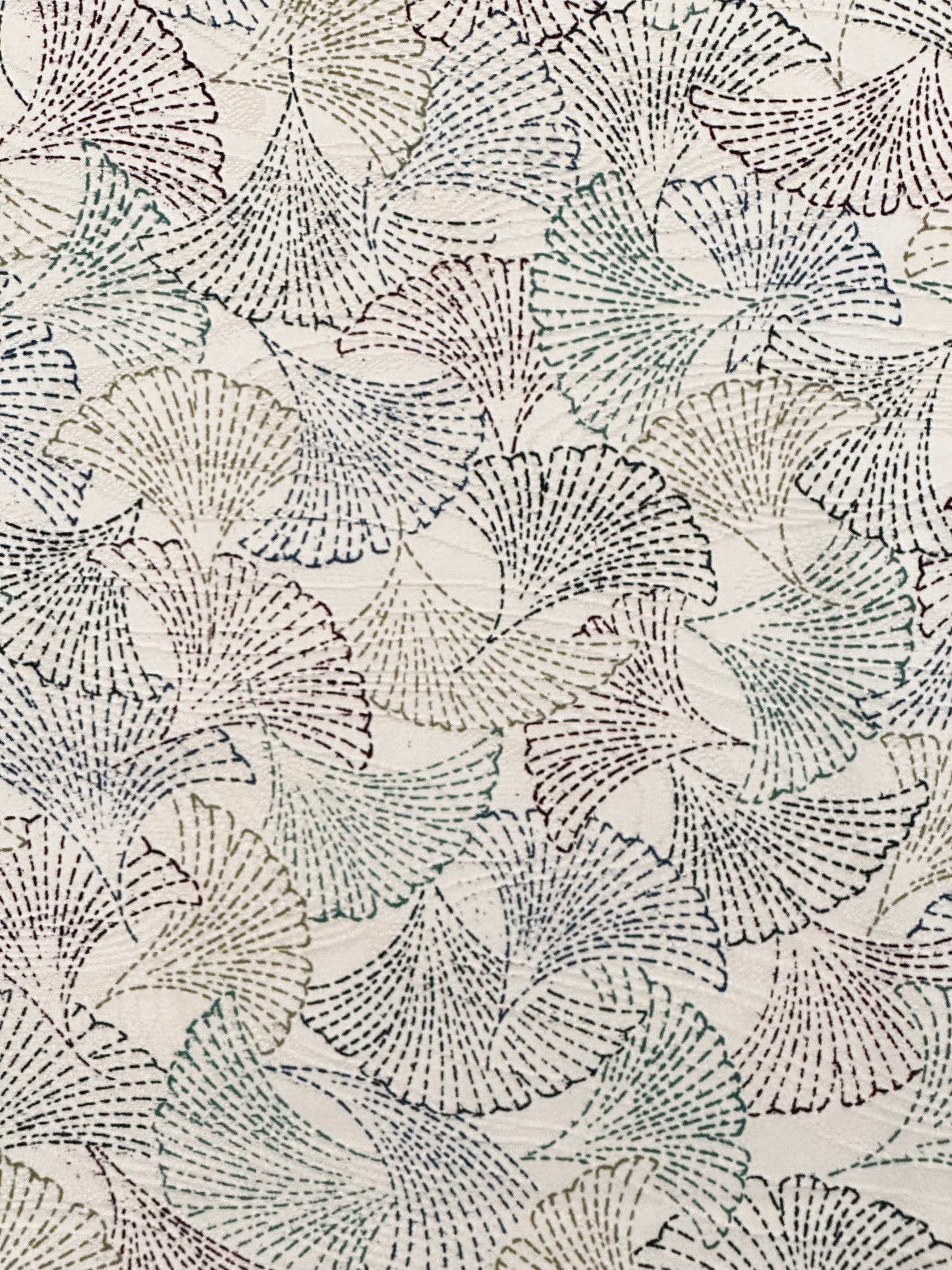 Antiikkinen kimono ginkgo-lehdillä