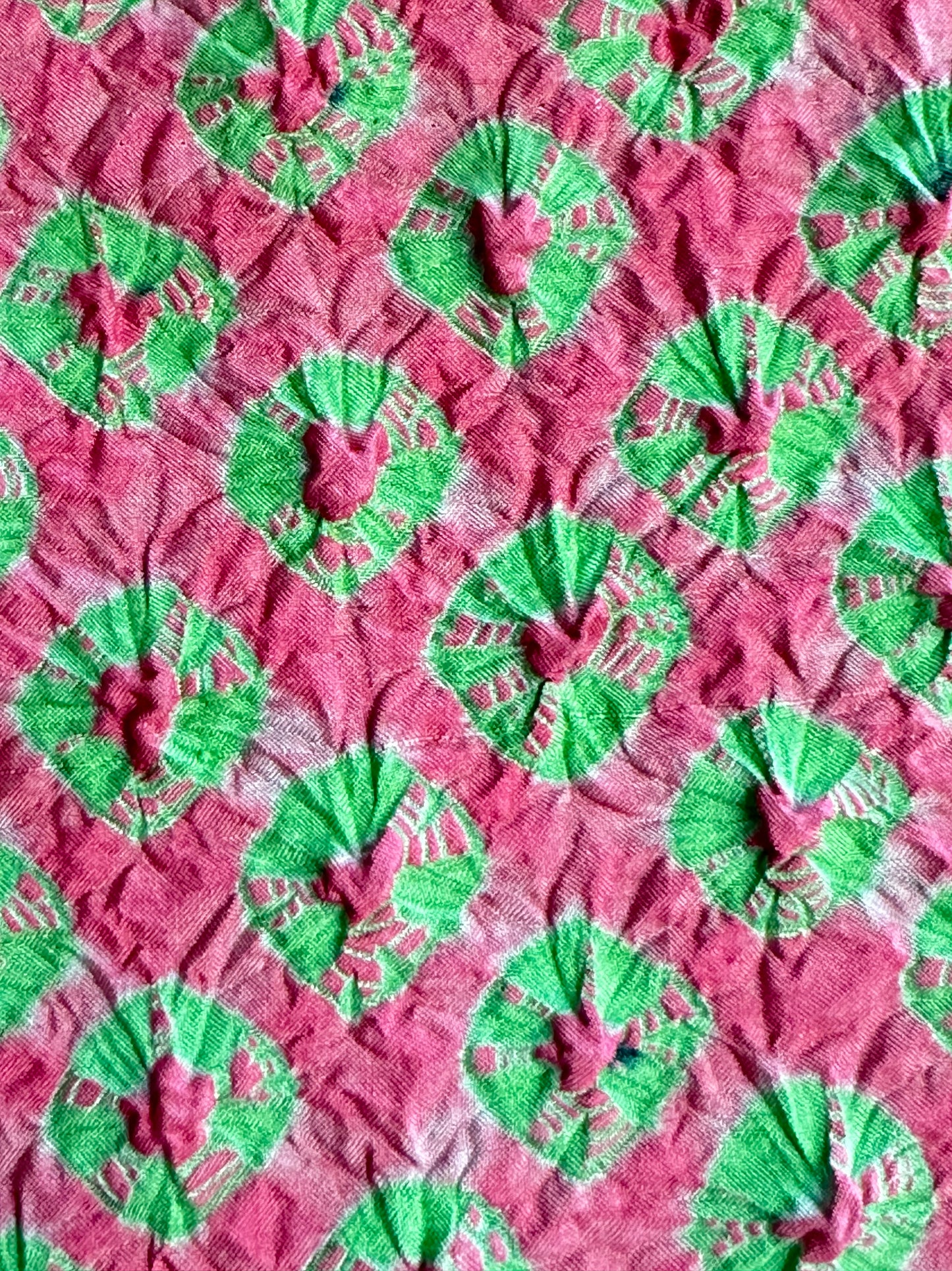 Pinkki ja vihreä shibori