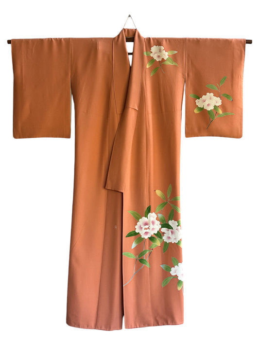 Eleganță în floare de somon ușor