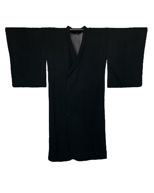 Negru atemporal – Palton Haori vintage