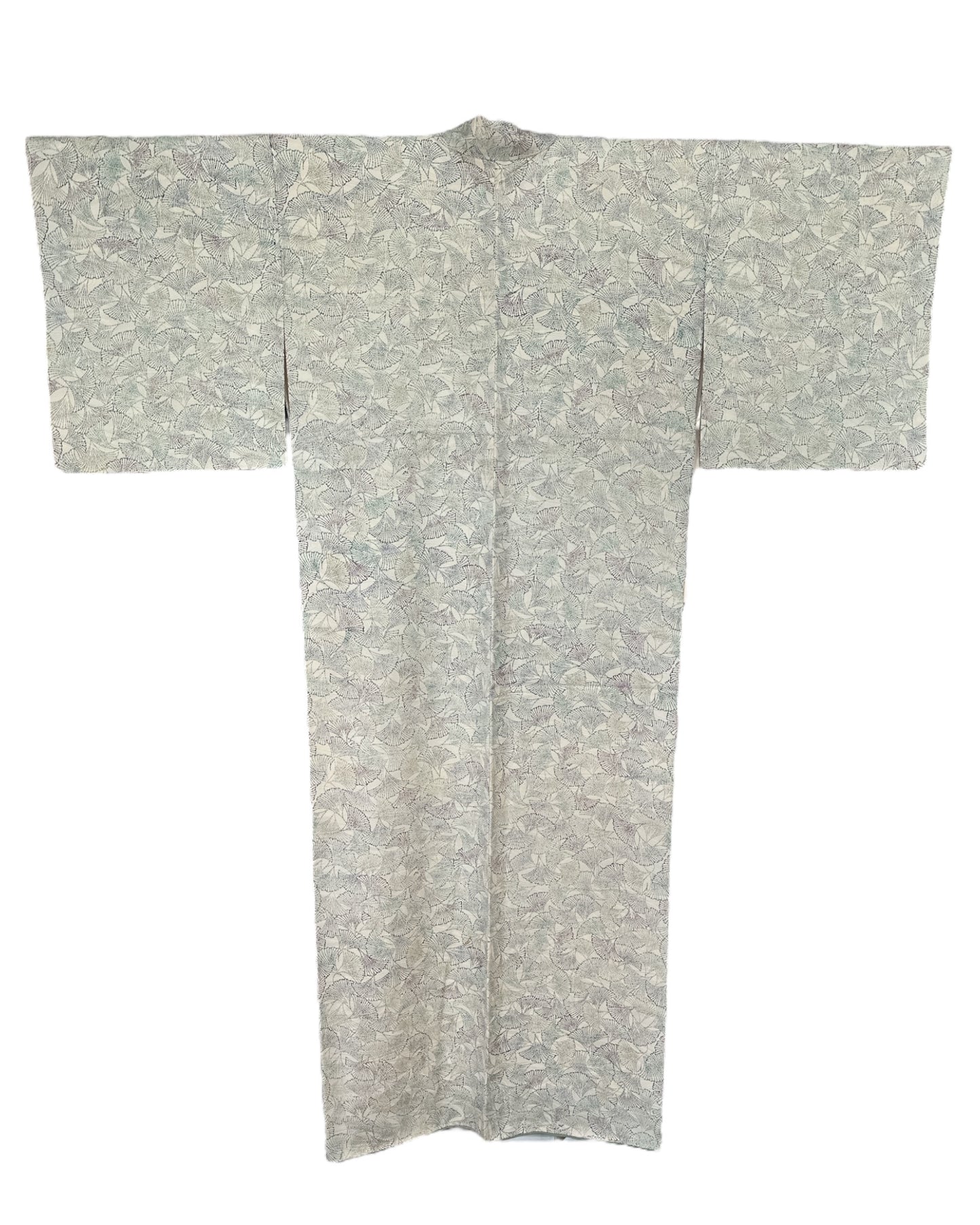 Antiikkinen kimono ginkgo-lehdillä