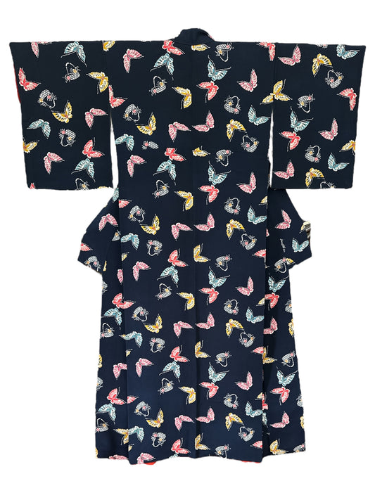 Kimono Fluturi și Coș Floral