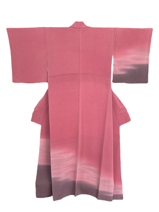 Pinkkiharmaa Tsukesage, jossa on sama komon-kuvio